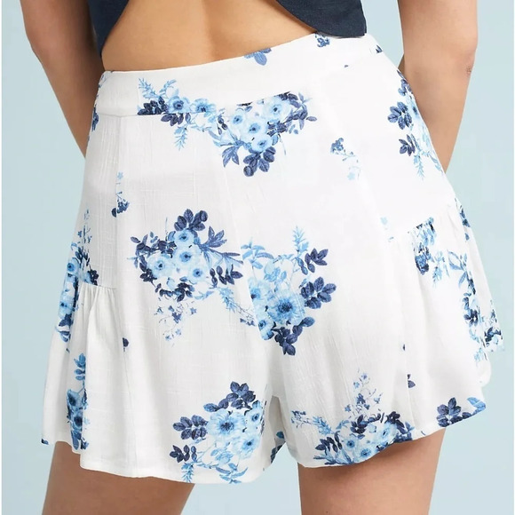 NWT moon river Centaurea Floral Shorts white and blue high waist viscose size S - Picture 8 of 10
